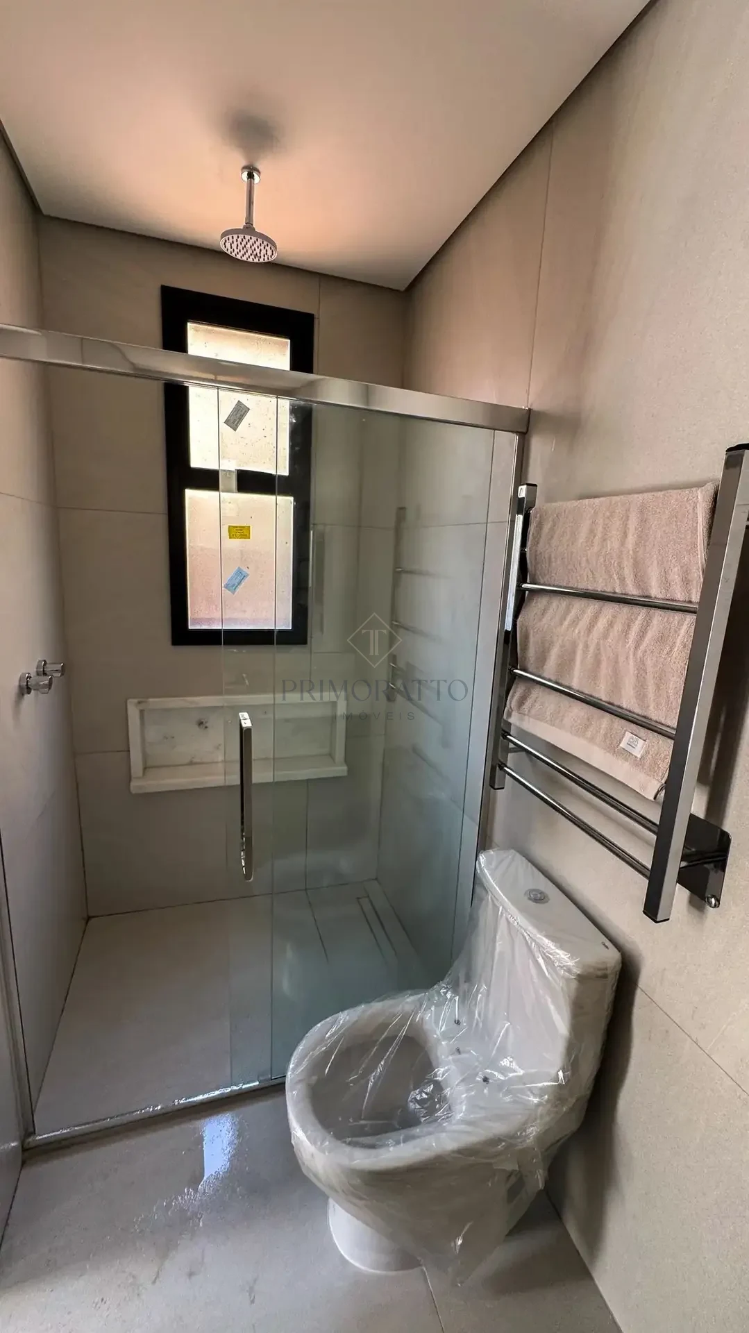 Banho Suite Ducha De Teto E Aquecedor De Toalha