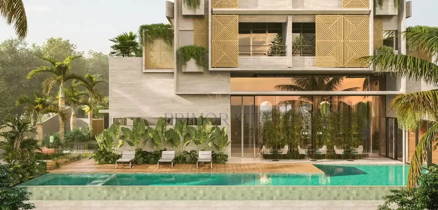 Piscina com Área Verde